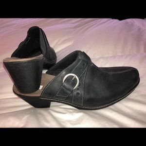 Clarks Size 11 Clogs